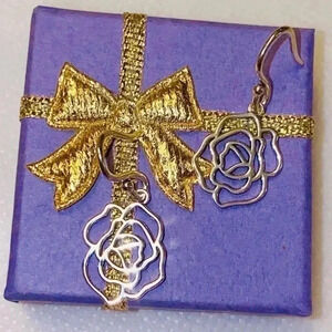 🌹Delicate Rose 🌹 Sterling  Silver Earrings 🌹